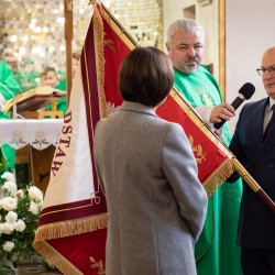 Nadanie imienia Wandy Chotomskiej Szkole Podstawowej w Młochowie 