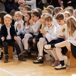 Nadanie imienia Wandy Chotomskiej Szkole Podstawowej w Młochowie 