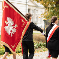 Nadanie imienia Wandy Chotomskiej Szkole Podstawowej w Młochowie 